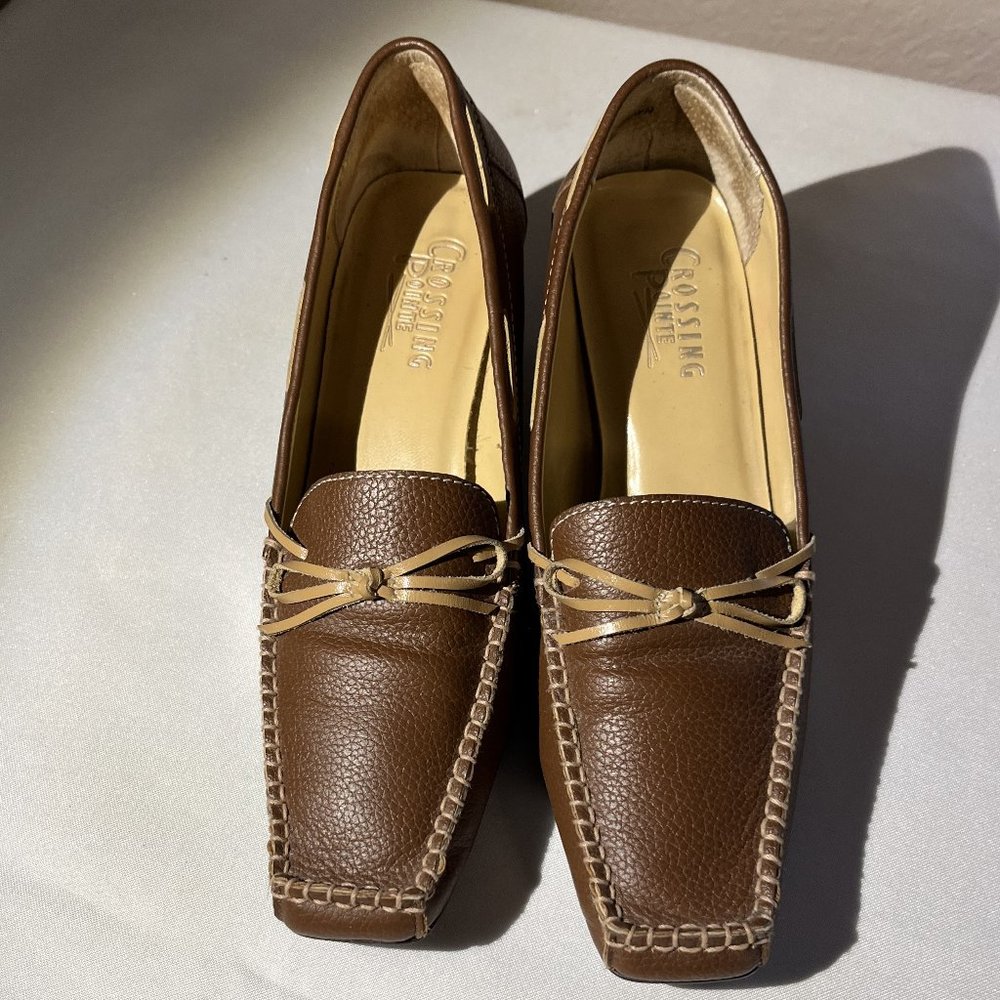 CROSSING POINTE HEEL LOAFER